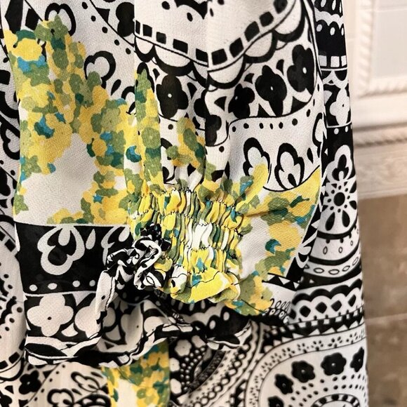 Dressbarn. Sz 1X. $45 Bust 60" Silky Short Sleeve Shirt. Chiffon. B93 - Picture 3 of 6